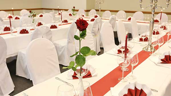Festsaal_eingedeckt